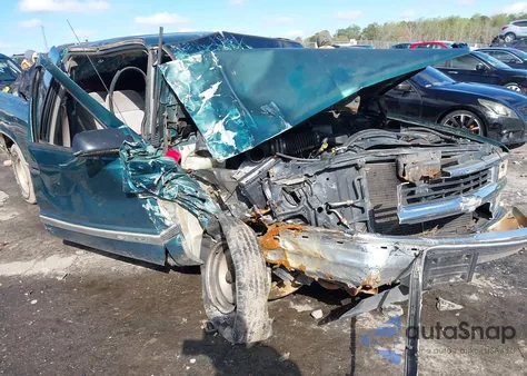 1998 Chevrolet C1500 Fleetside z USA, uszkodzony, nr VIN 2GCEC19M8W1204714